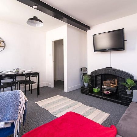 Characterful 2 Bed Apartment - Spacious & Comfy 达宁顿堡 外观 照片